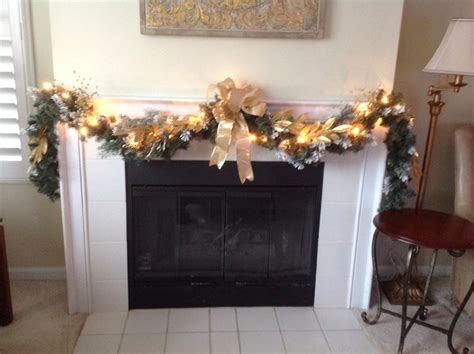 christmas decor for fireplace without mantle